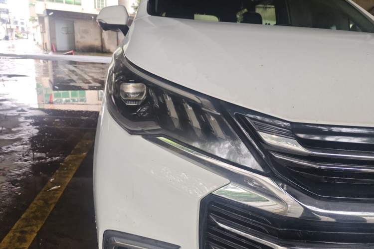 Used SAIC MAXUS G50 2019 1.5T First Edition Automatic Luxury Version 6 Seats Right Front Headlight