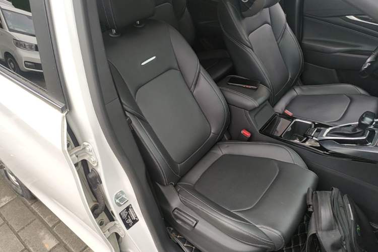 Used SAIC MAXUS G50 2019 1.5T Automatic Elite Edition China VI Standard Right Front Seat