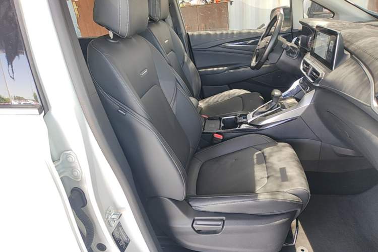 Used SAIC MAXUS G50 2019 1.5T First Edition Automatic Luxury Version 7 Seats Right Front Seat