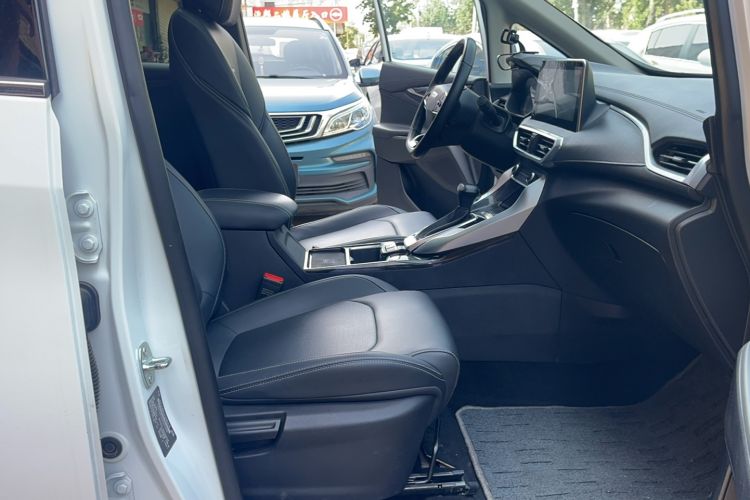 Used SAIC MAXUS G50 2019 1.5T Automatic Luxury Edition China VI Standard Right Front Seat