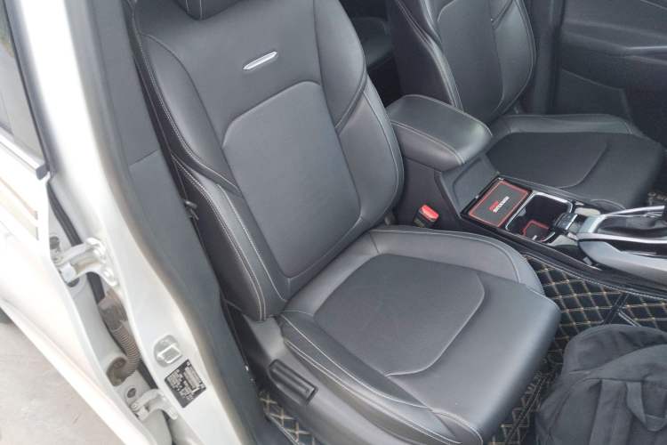 Used SAIC MAXUS G50 2019 1.5T First Edition Automatic Luxury Version 6 Seats Right Front Seat