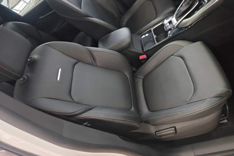 Used SAIC MAXUS G50 2019 1.5T Automatic Luxury Edition China VI Standard Right Front Seat
