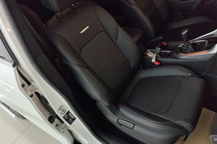 Used SAIC MAXUS G50 2019 1.3T Manual Elite Edition China VI Standard Right Front Seat
