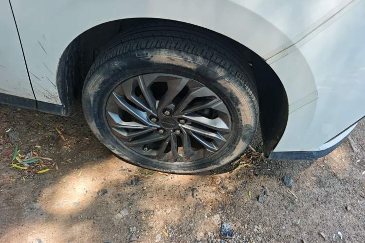 Used SAIC MAXUS G50 2019 1.5T Automatic Luxury Edition China VI Standard Right Front Wheel Hub
