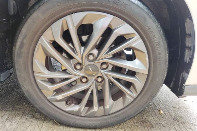 Used SAIC MAXUS G50 2019 1.5T First Edition Automatic Luxury Version 7 Seats Right Front Wheel Hub