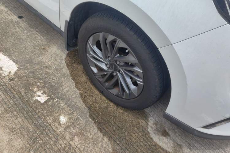 Used SAIC MAXUS G50 2019 1.5T Automatic Luxury Edition China VI Standard Right Front Wheel Hub