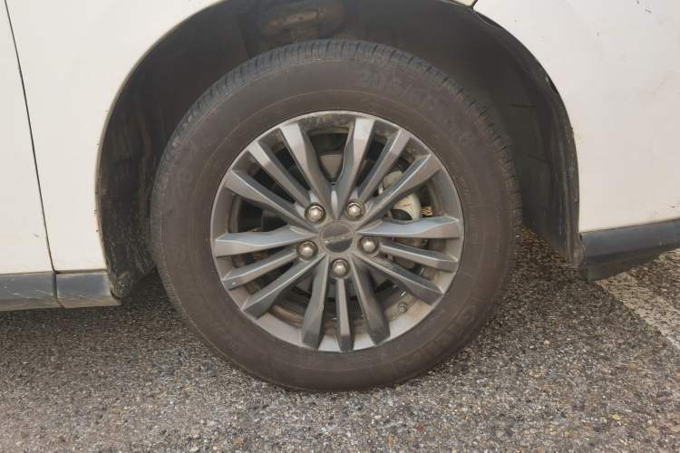 Used SAIC MAXUS G50 2019 1.5T Automatic Elite Edition China VI Standard Right Front Wheel Hub
