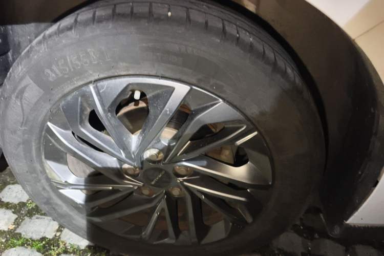Used SAIC MAXUS G50 2019 1.5T Automatic Luxury Edition China V Standard Right Front Wheel Hub