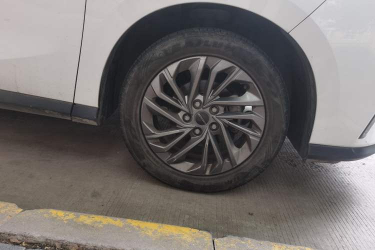 Used SAIC MAXUS G50 2019 1.5T First Edition Automatic Luxury Version 7 Seats Right Front Wheel Hub