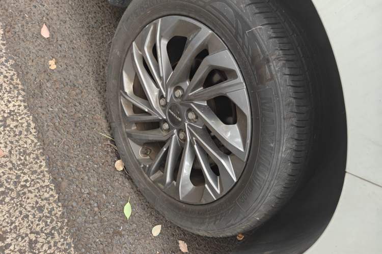 Used SAIC MAXUS G50 2019 1.5T Automatic Luxury Edition China V Standard Right Front Wheel Hub