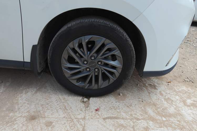 Used SAIC MAXUS G50 2019 1.5T First Edition Automatic Luxury Version 7 Seats Right Front Wheel Hub