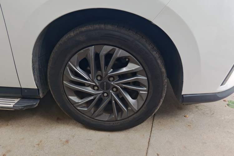 Used SAIC MAXUS G50 2019 1.5T First Edition Automatic Luxury Version 7 Seats Right Front Wheel Hub
