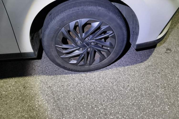 Used SAIC MAXUS G50 2019 1.5T First Edition Automatic Luxury Version 7 Seats Right Front Wheel Hub