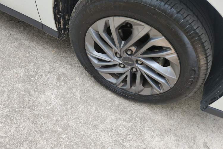 Used SAIC MAXUS G50 2019 1.5T Automatic Luxury Edition China VI Standard Right Front Wheel Hub