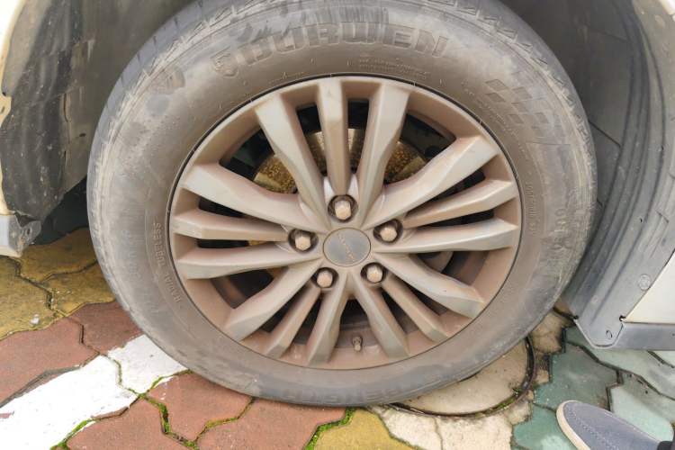 Used SAIC MAXUS G50 2019 1.5T Automatic Elite Edition China VI Standard Right Front Wheel Hub