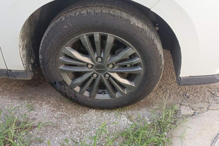 Used SAIC MAXUS G50 2019 1.5T First Edition Automatic Luxury Version 6 Seats Right Front Wheel Hub