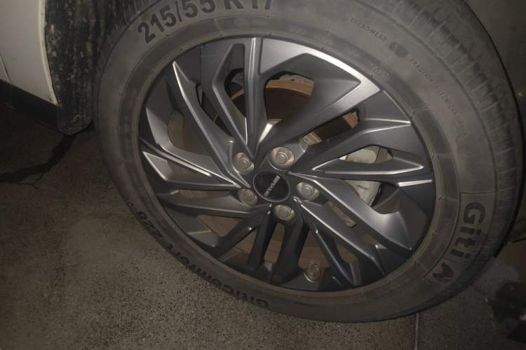 Used SAIC MAXUS G50 2019 1.5T First Edition Automatic Luxury Version 7 Seats Right Front Wheel Hub