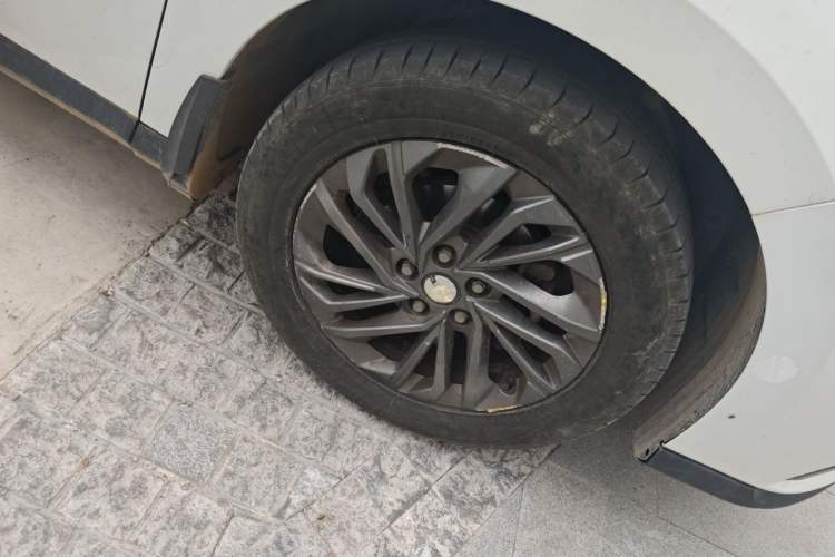 Used SAIC MAXUS G50 2019 1.5T Automatic Luxury Edition China V Standard Right Front Wheel Hub
