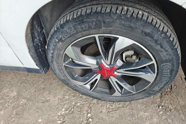 Used SAIC MAXUS G50 2019 1.5T Automatic Elite Edition China VI Standard Right Front Wheel Hub