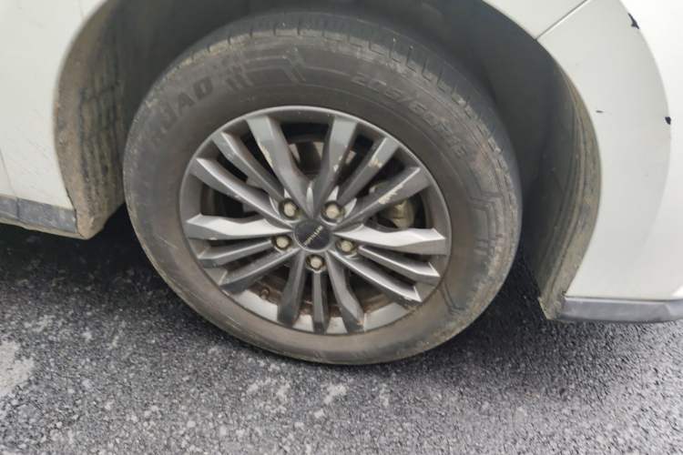 Used SAIC MAXUS G50 2019 1.5T Automatic Elite Edition China V Standard Right Front Wheel Hub