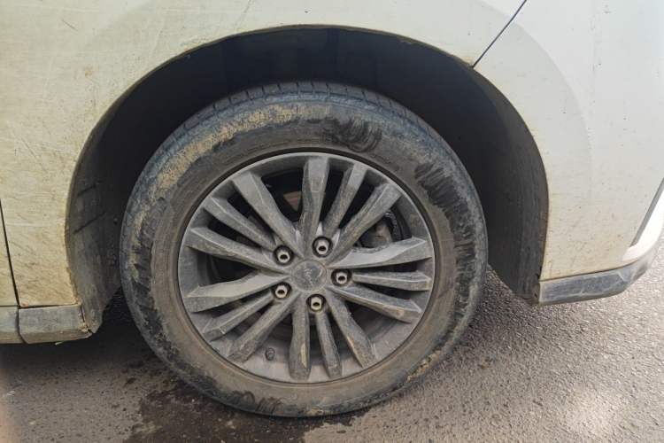 Used SAIC MAXUS G50 2019 1.5T Automatic Elite Edition China VI Standard Right Front Wheel Hub