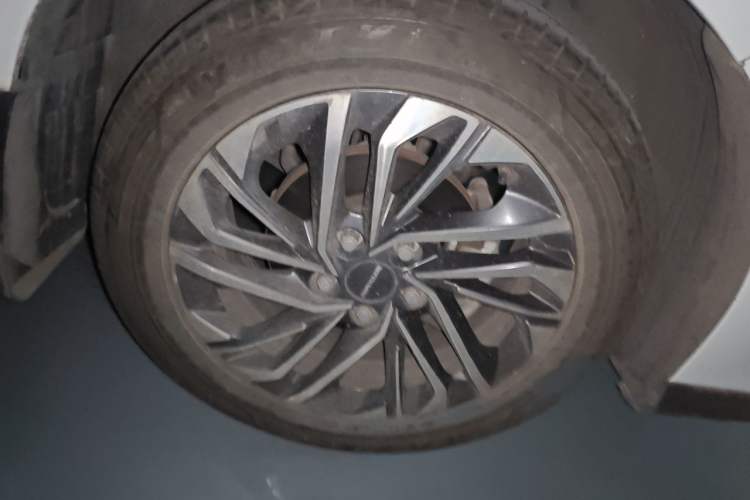 Used SAIC MAXUS G50 2019 1.5T Automatic Luxury Edition China VI Standard Right Front Wheel Hub
