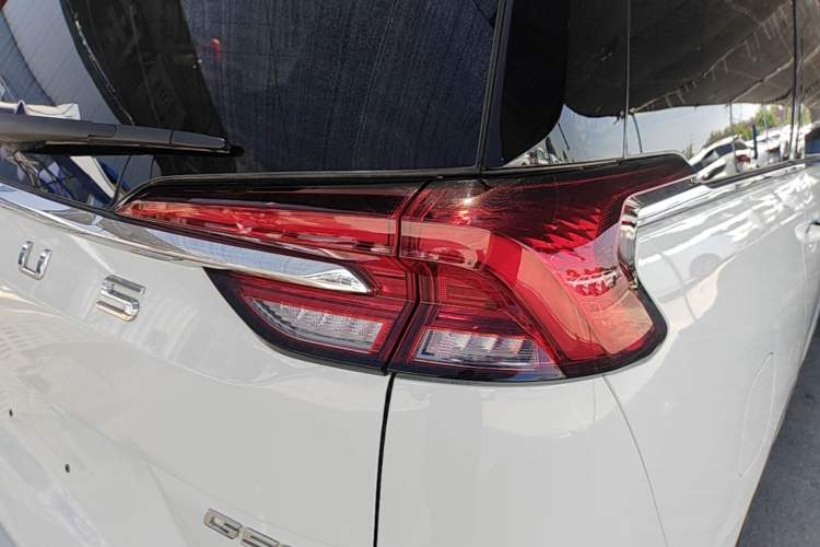 Used SAIC MAXUS G50 2019 1.5T First Edition Automatic Luxury Version 7 Seats Right Rear Taillight