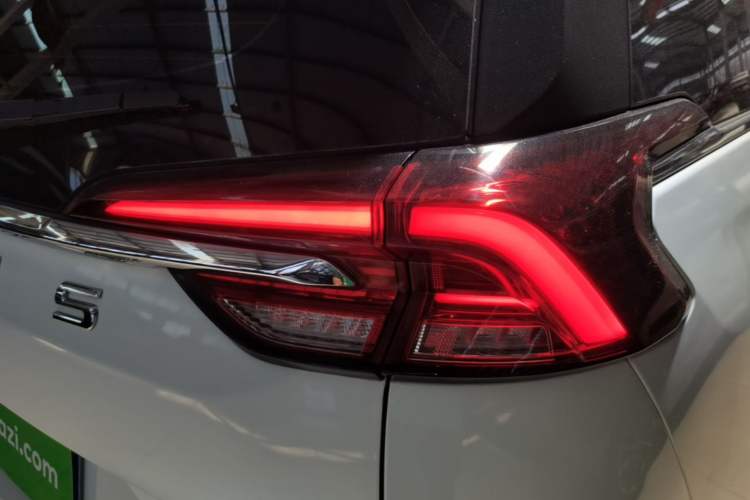 Used SAIC MAXUS G50 2019 1.5T Automatic Elite Edition China VI Standard Right Rear Taillight