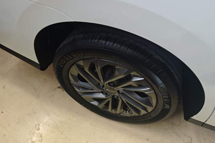 Used SAIC MAXUS G50 2019 1.5T Automatic Luxury Edition China VI Standard Right Rear Wheel Hub