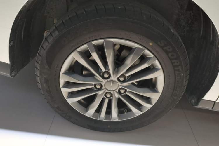 Used SAIC MAXUS G50 2019 1.5T Automatic Elite Edition China VI Standard Right Rear Wheel Hub