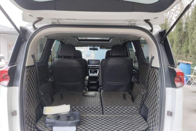 Used SAIC MAXUS G50 2019 1.5T First Edition Automatic Luxury Version 6 Seats Trunk