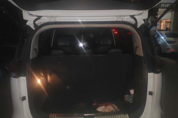 Used SAIC MAXUS G50 2019 1.5T Automatic Elite Edition China VI Standard Trunk