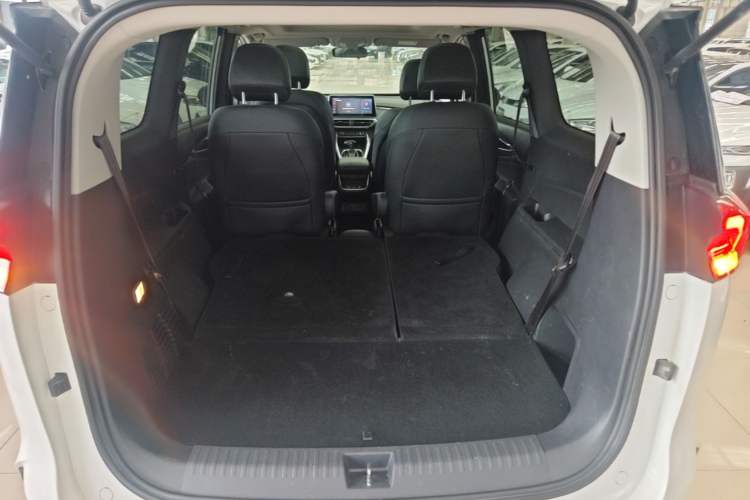 Used SAIC MAXUS G50 2019 1.5T Automatic Luxury Edition China VI Standard Trunk