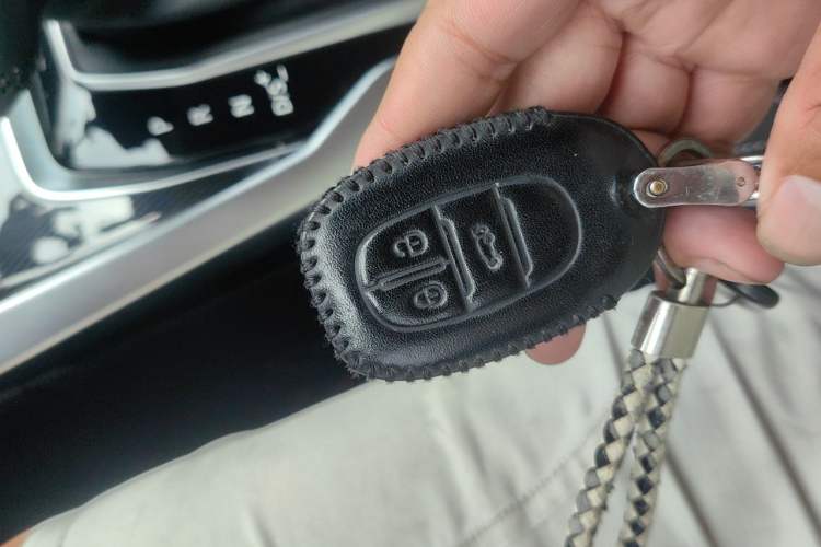 Used SAIC MAXUS G50 2019 1.5T Automatic Luxury Edition China VI Standard Vehicle Key