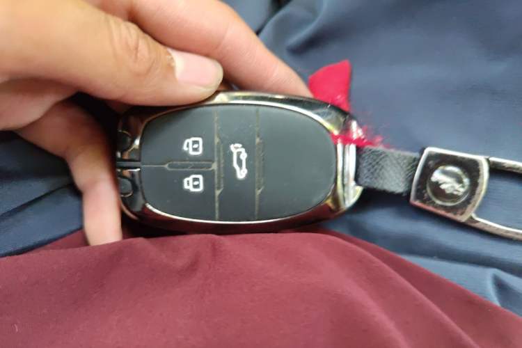 Used SAIC MAXUS G50 2019 1.5T Automatic Luxury Edition China VI Standard Vehicle Key