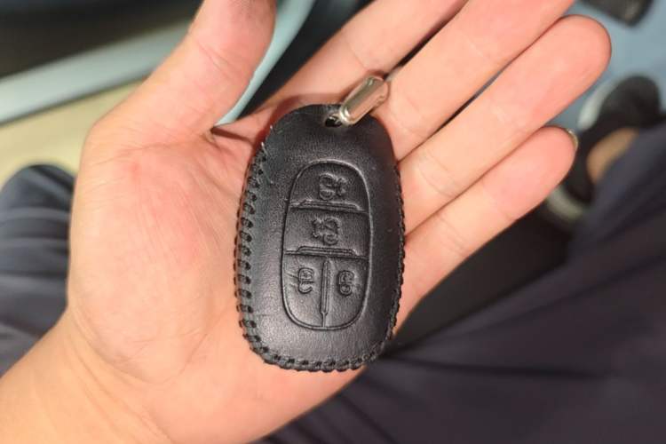 Used SAIC MAXUS G50 2019 1.5T Automatic Luxury Edition China VI Standard Vehicle Key