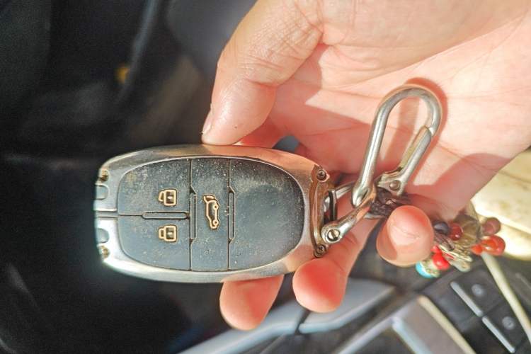 Used SAIC MAXUS G50 2019 1.5T Automatic Elite Edition China VI Standard Vehicle Key