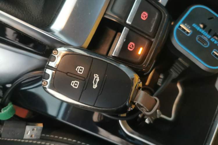 Used SAIC MAXUS G50 2019 1.5T Automatic Elite Edition China V Standard Vehicle Key