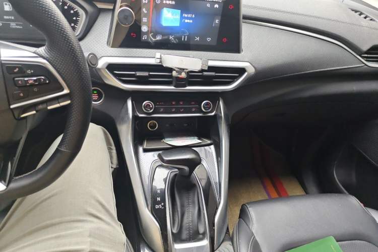 Used SAIC MAXUS G50 2019 1.5T First Edition Automatic Luxury Version 6 Seats Audio And AC Panel