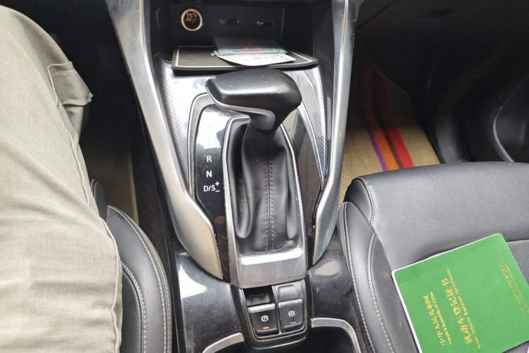 Used SAIC MAXUS G50 2019 1.5T First Edition Automatic Luxury Version 6 Seats Gear Lever