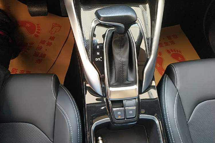 Used SAIC MAXUS G50 2019 1.5T Automatic Luxury Edition China VI Standard Gear Lever
