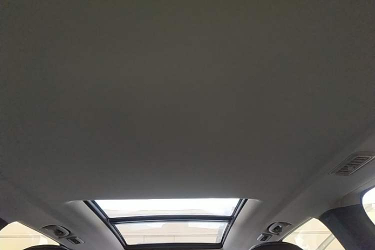 Used SAIC MAXUS G50 2019 1.5T Automatic Luxury Edition China VI Standard Headliner