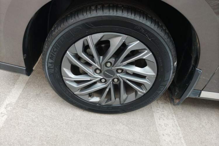 Used SAIC MAXUS G50 2019 1.5T First Edition Automatic Luxury Version 7 Seats Left Front Wheel Hub