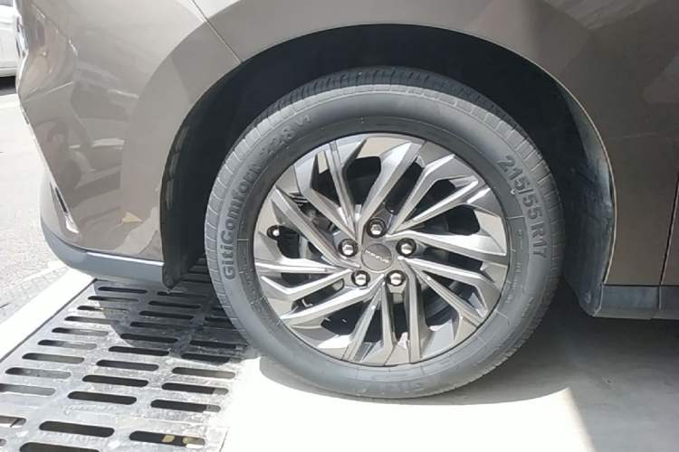 Used SAIC MAXUS G50 2019 1.5T Automatic Luxury Edition China VI Standard Left Front Wheel Hub