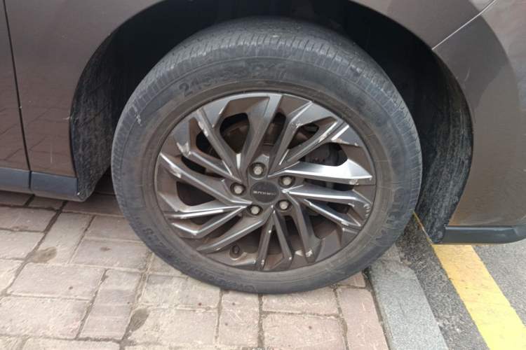 Used SAIC MAXUS G50 2019 1.5T First Edition Automatic Luxury Version 6 Seats Right Front Wheel Hub