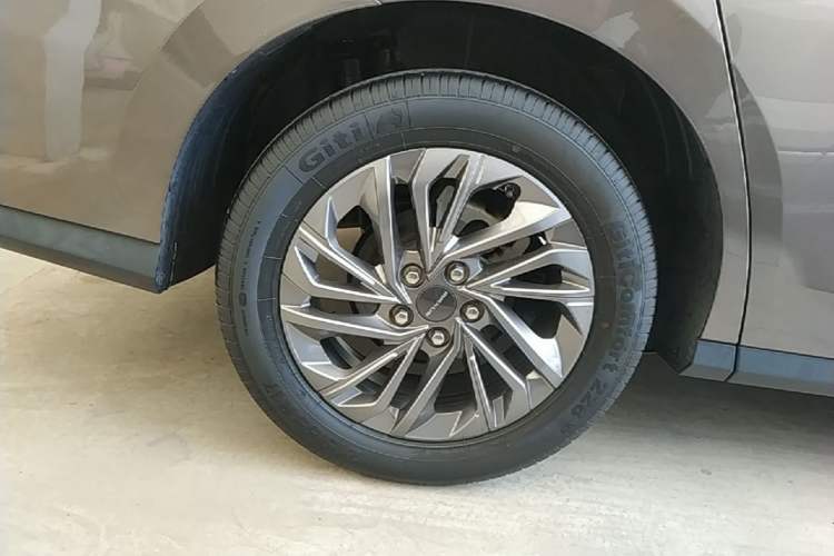Used SAIC MAXUS G50 2019 1.5T Automatic Luxury Edition China VI Standard Right Rear Wheel Hub