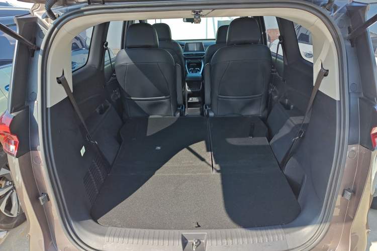 Used SAIC MAXUS G50 2019 1.5T Automatic Elite Edition China V Standard Trunk