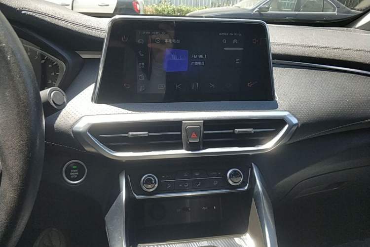 Used SAIC MAXUS G50 2020 1.5T Automatic Elite Edition Audio And AC Panel