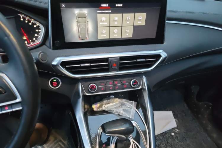 Used SAIC MAXUS G50 2020 1.5T Automatic Luxury Edition Audio And AC Panel
