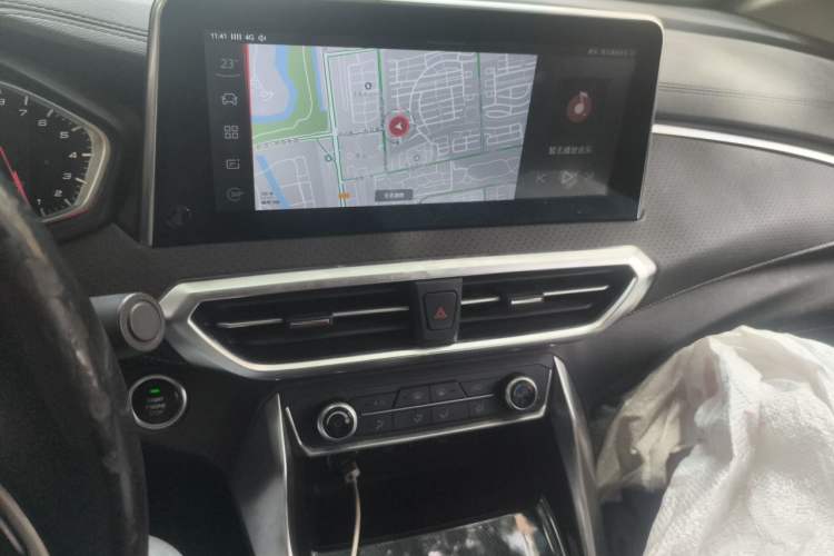 Used SAIC MAXUS G50 2020 1.5T Automatic Luxury Edition Audio And AC Panel